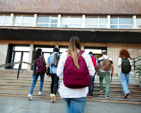As Young Men Move Toward Conservatism, the Rise of the 'Relaxed Female' Trend Grows Visible