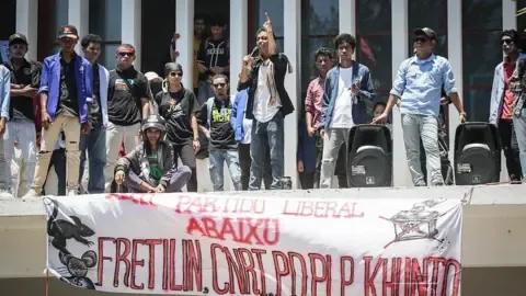 East Timor Abandons Proposal to Provide No-Cost Cars for Parliamentarians After Mass Protests