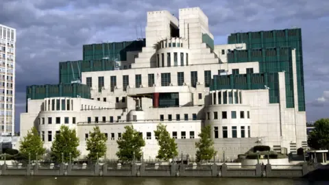 The UK's Secret Intelligence Service Introduces Deep Web Portal to Attract Intelligence Sources in Russia