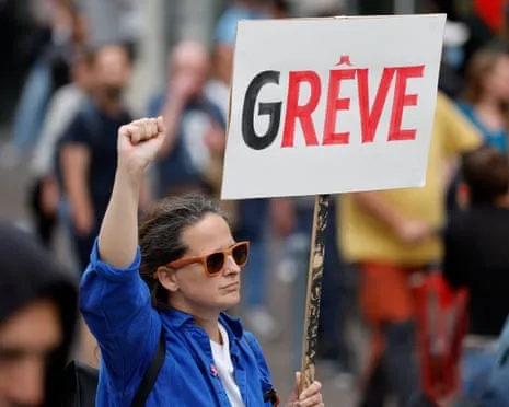 France Preparing for Major Protest Action During Deepening Political Crisis