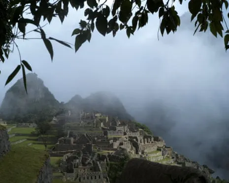 Boulders placed on Train Tracks Strand Nearly 1,000 Visitors near the Inca Citadel